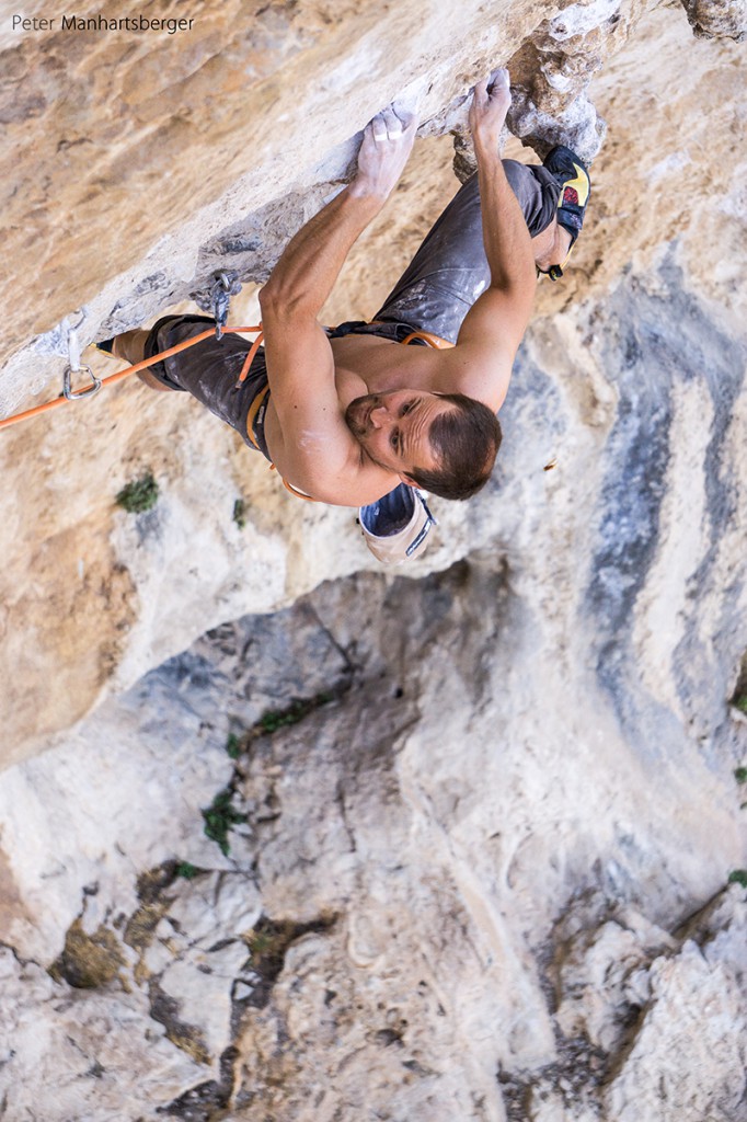 Hans punktet "Racomelo" 8b im Sektor Iannis!
